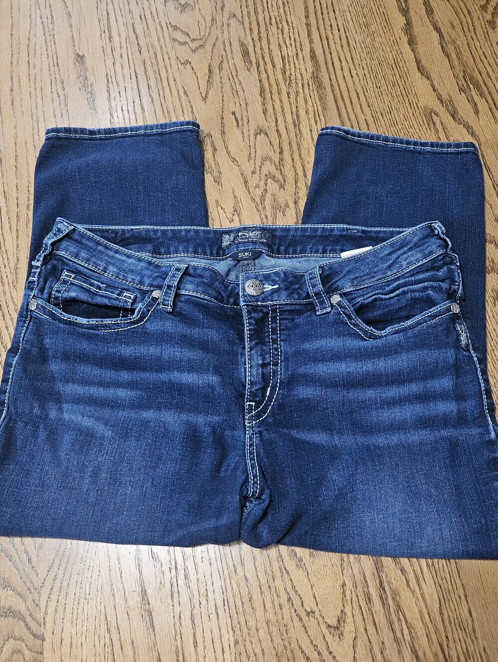 Silver Wimens Dark Blue Denim Jean Capris. - Picture 3 of 9